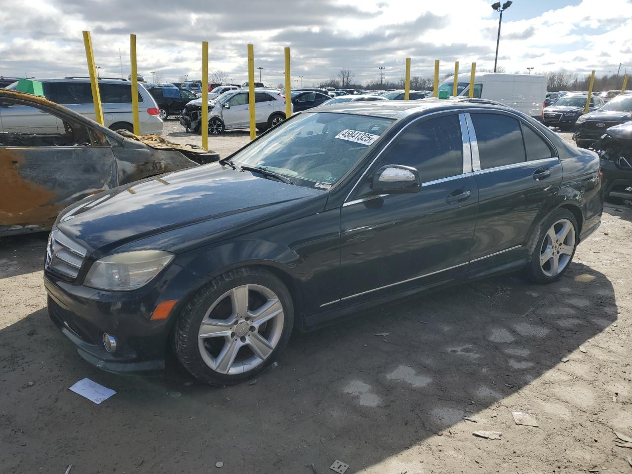 2009 Mercedes-Benz C 300 4Matic იყიდება Indianapolis-ში, IN - Front End