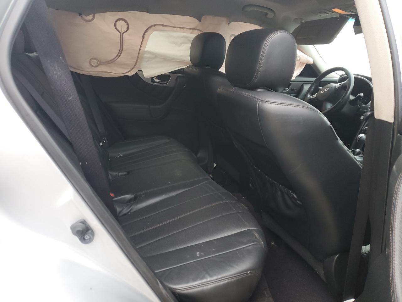 2017 Infiniti QX70 - Image 11