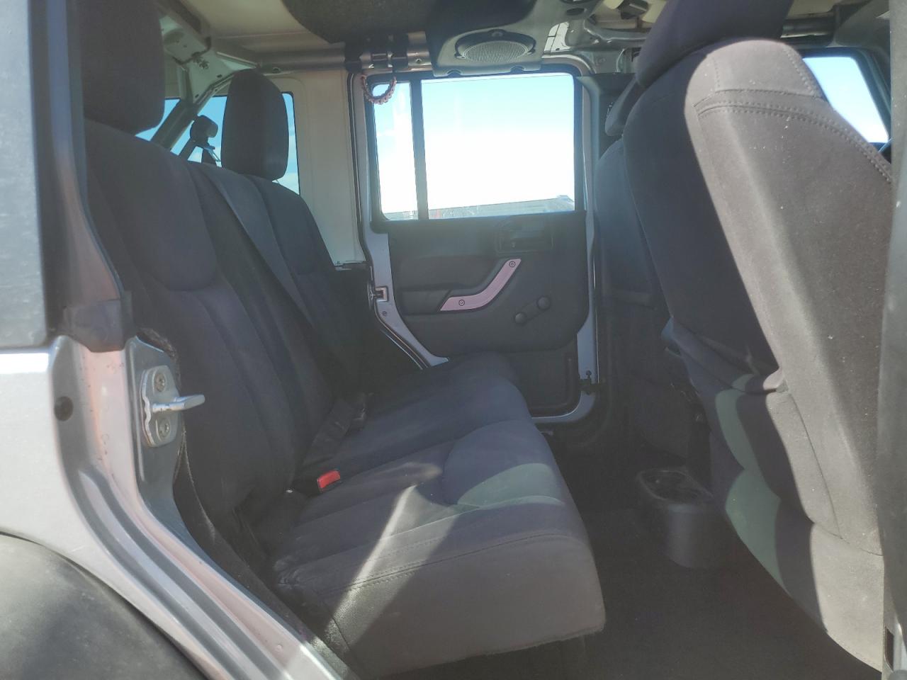 2013 Jeep Wrangler - Image 11