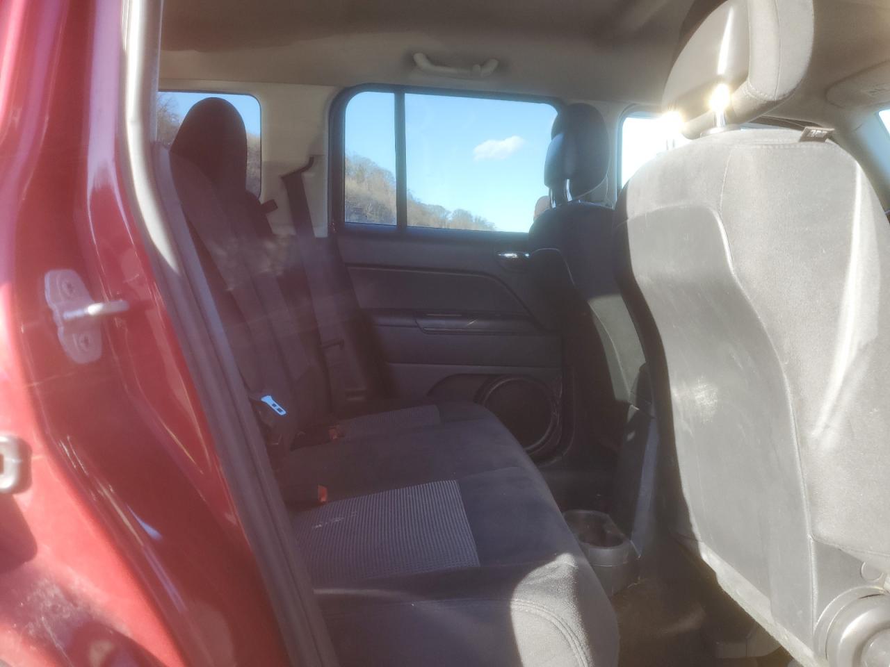 2014 Jeep Liberty (Patriot) - Image 11