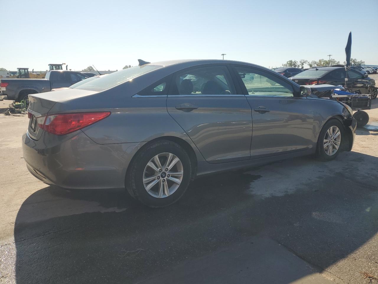 2011 Hyundai Sonata - Image 3