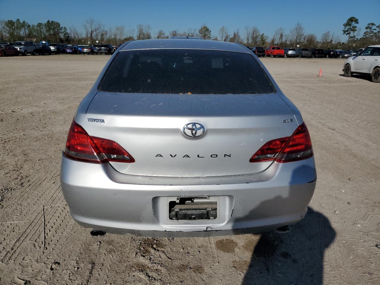 2008 Toyota Avalon - Image 6