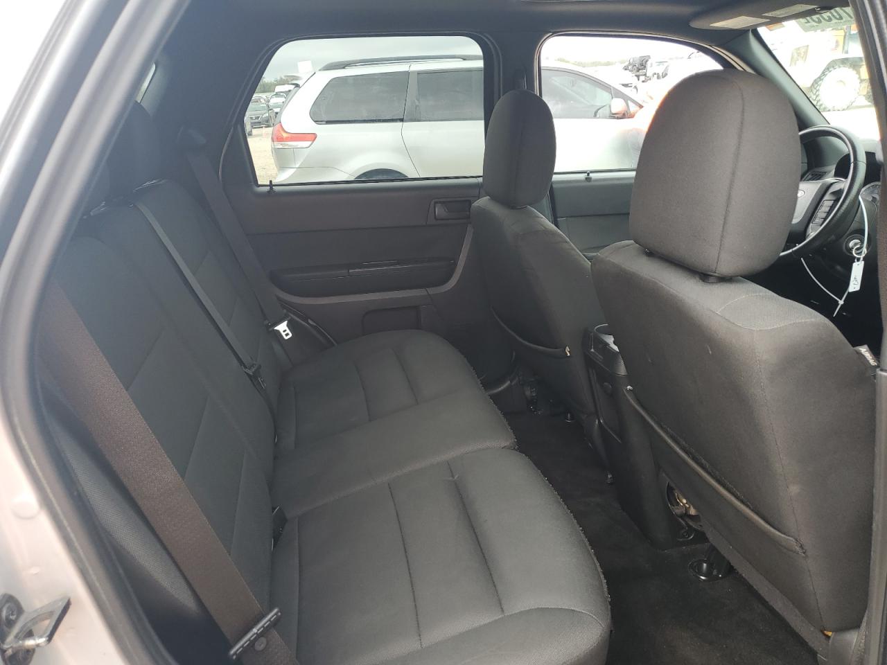2010 Ford Escape - Image 11