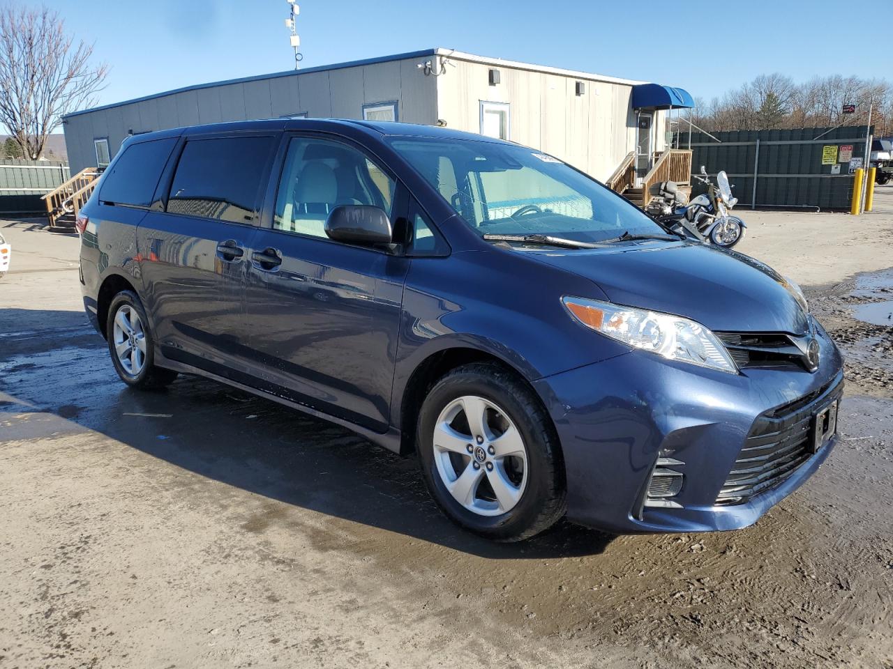 2019 Toyota Sienna - Image 4