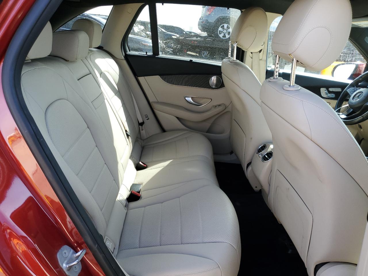 2018 Mercedes-Benz GLC - Image 11