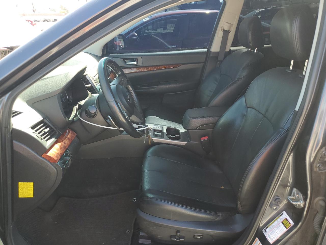 2011 Subaru Outback - Image 7