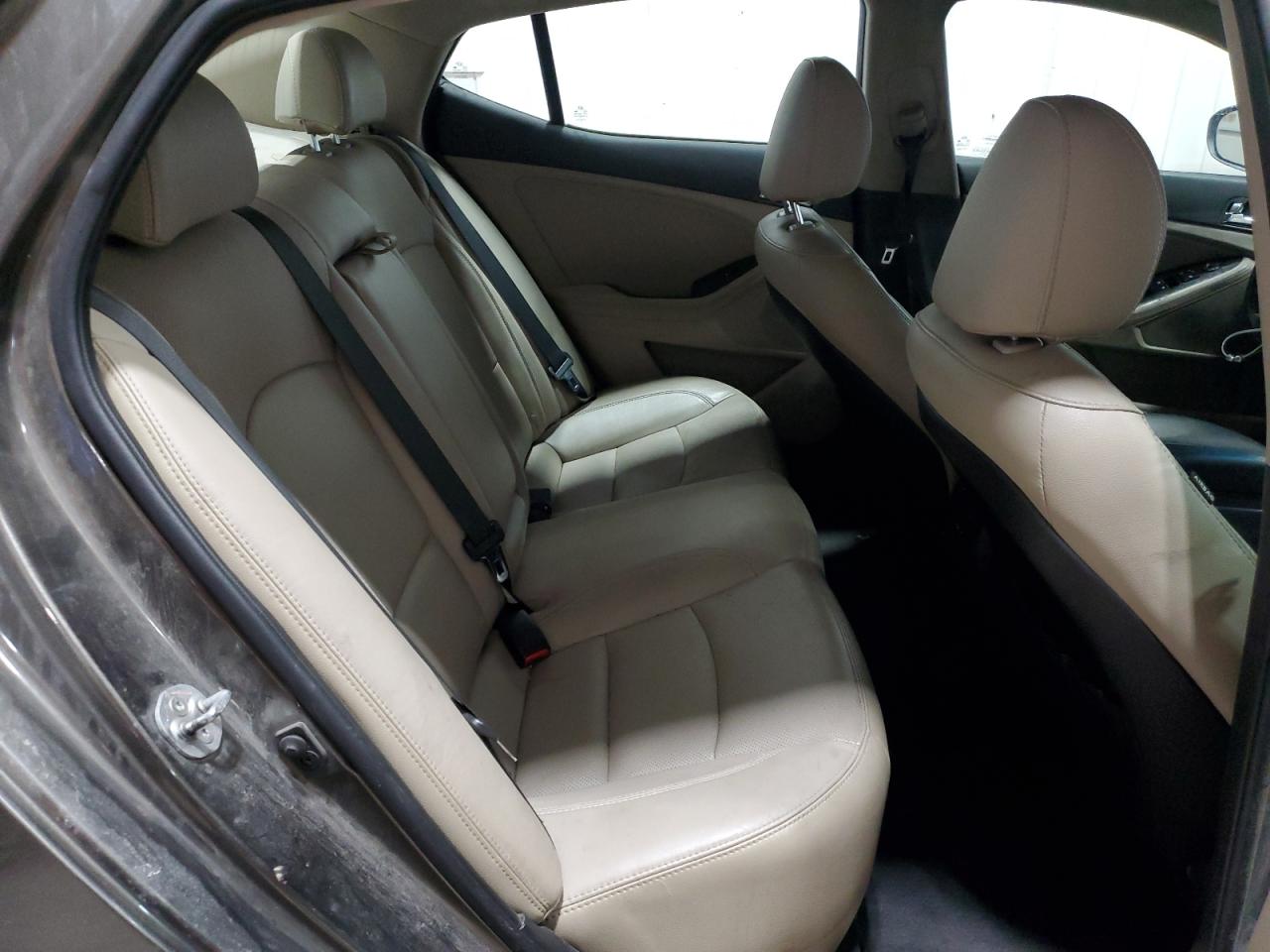 2012 Kia Optima - Image 10