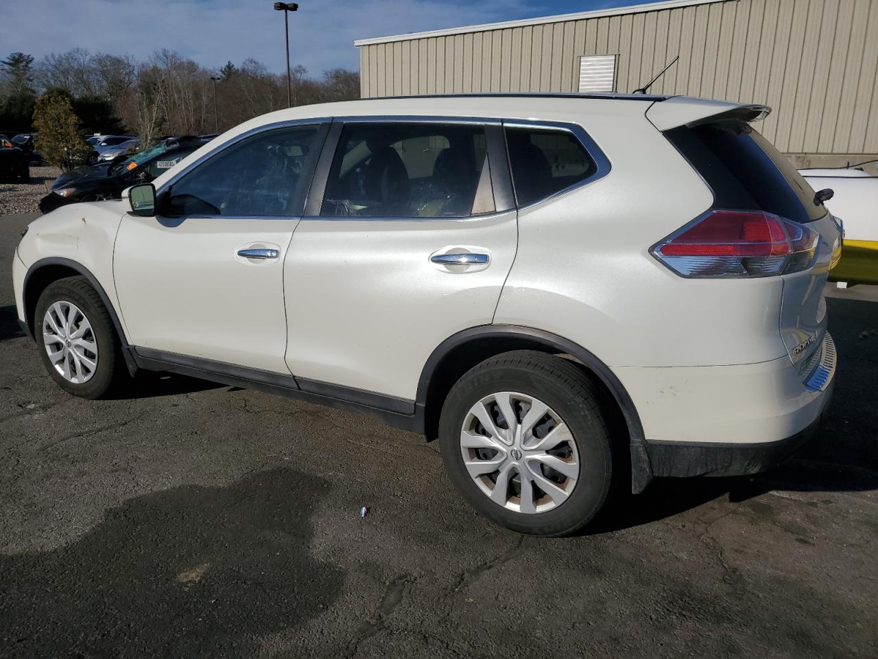 2015 Nissan Rogue - Image 2