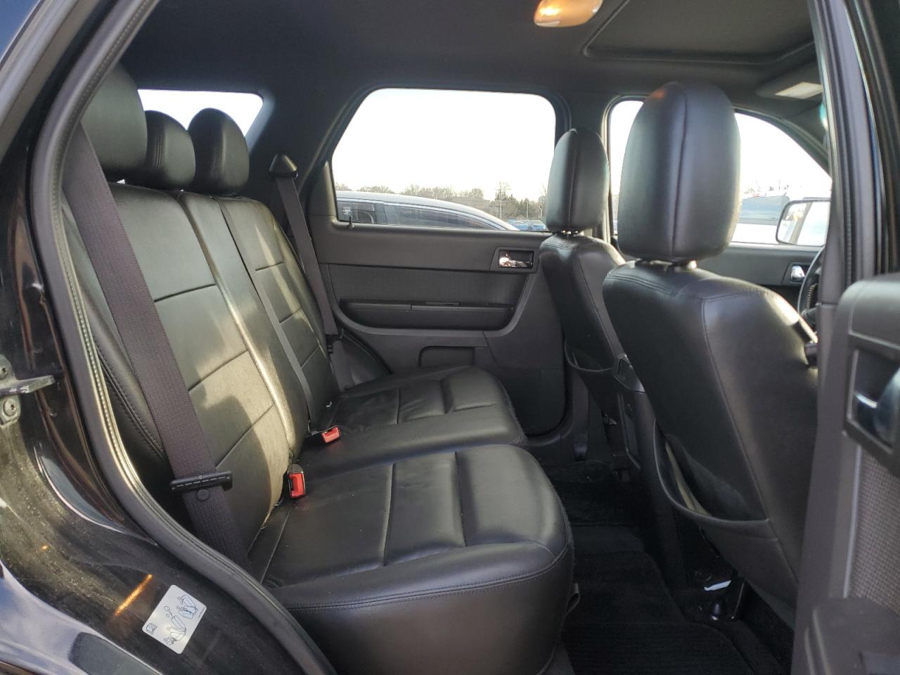 2010 Ford Escape - Image 11