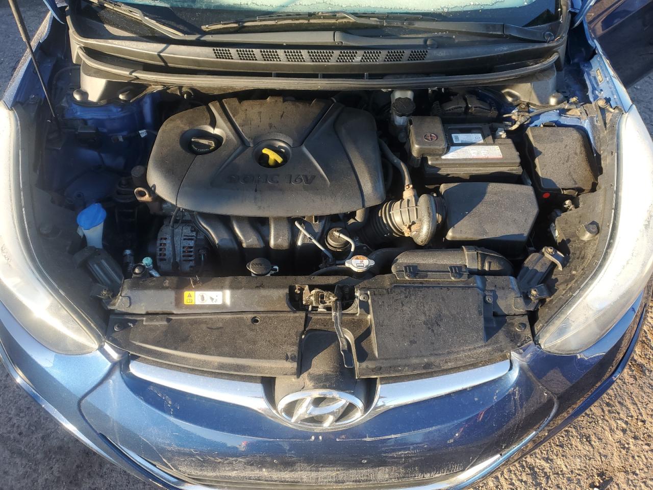 2016 Hyundai Elantra - Image 12