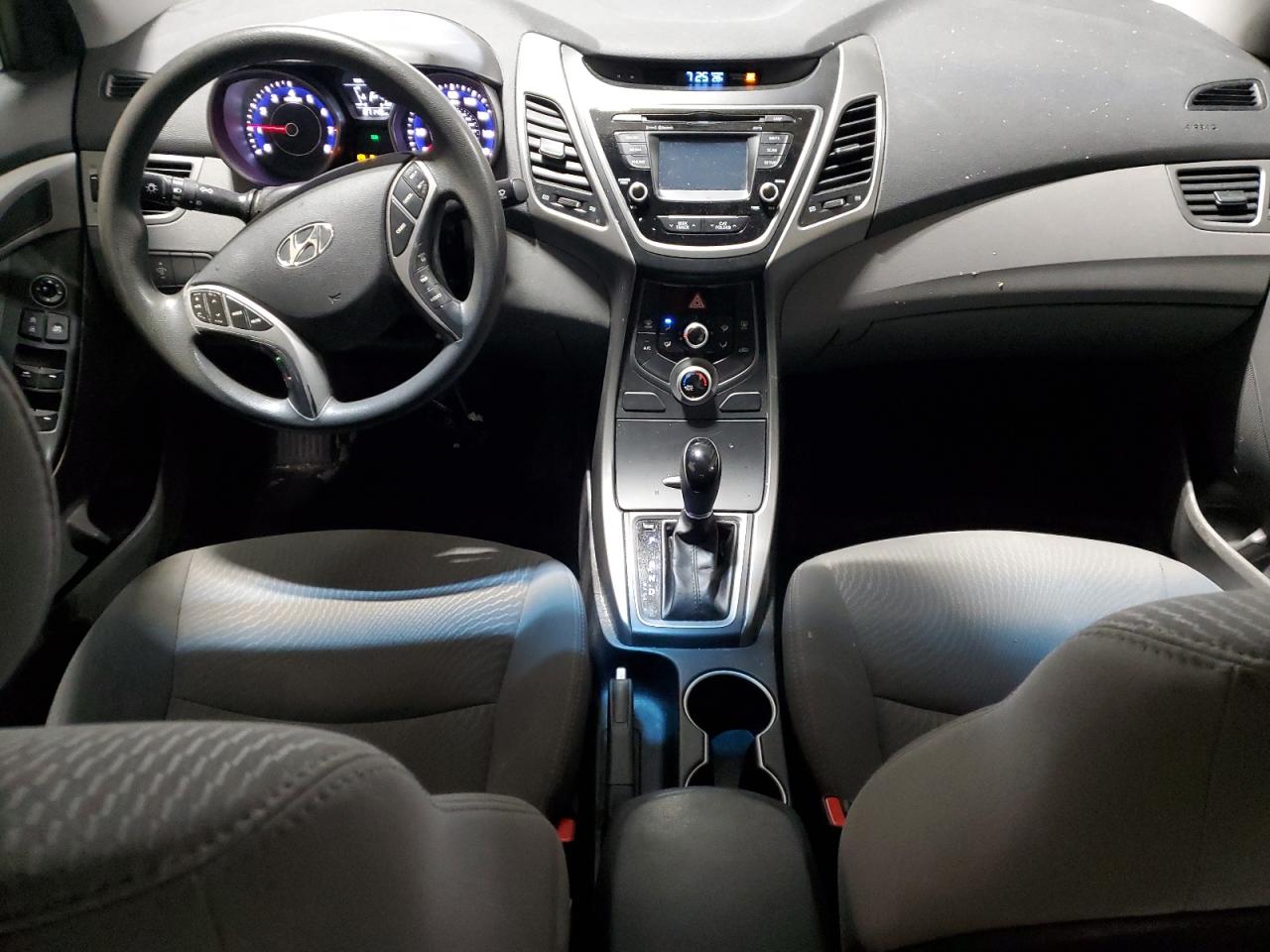2015 Hyundai Elantra - Image 8