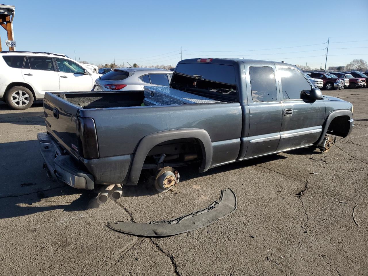 2004 GMC Sierra - Image 3
