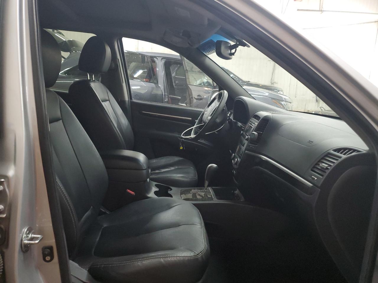 2009 Hyundai Santa Fe - Image 7