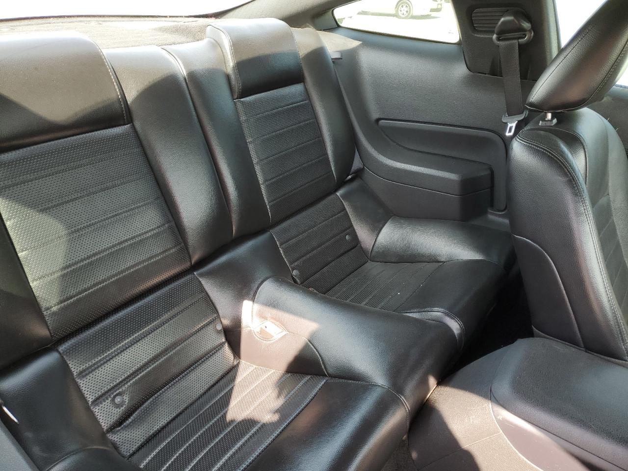 2006 Ford Mustang - Image 10