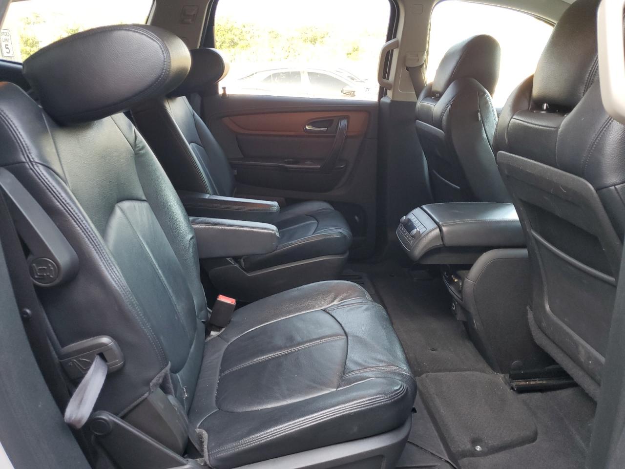 2017 Chevrolet Traverse - Image 11