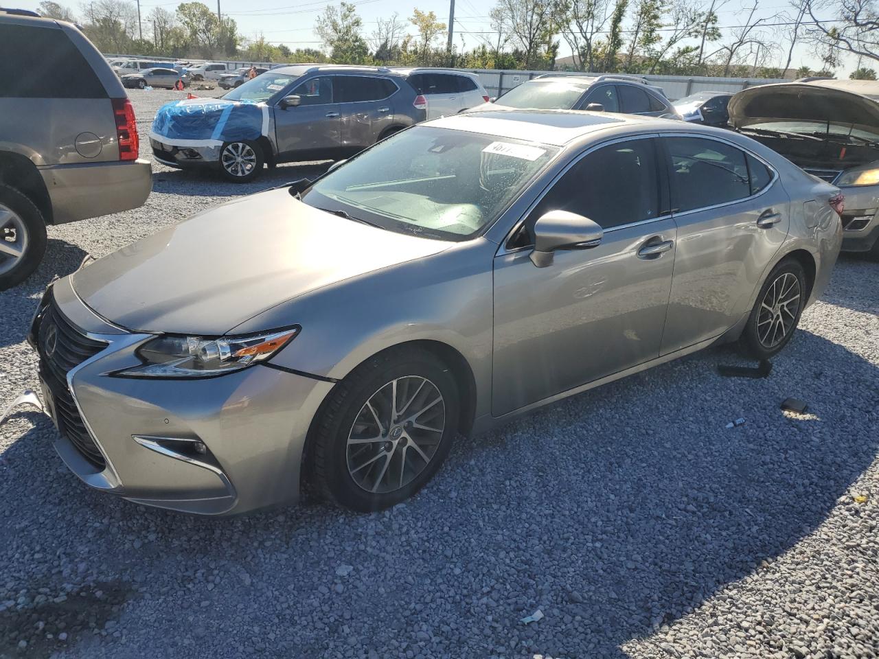 2016 Lexus ES - Image 1