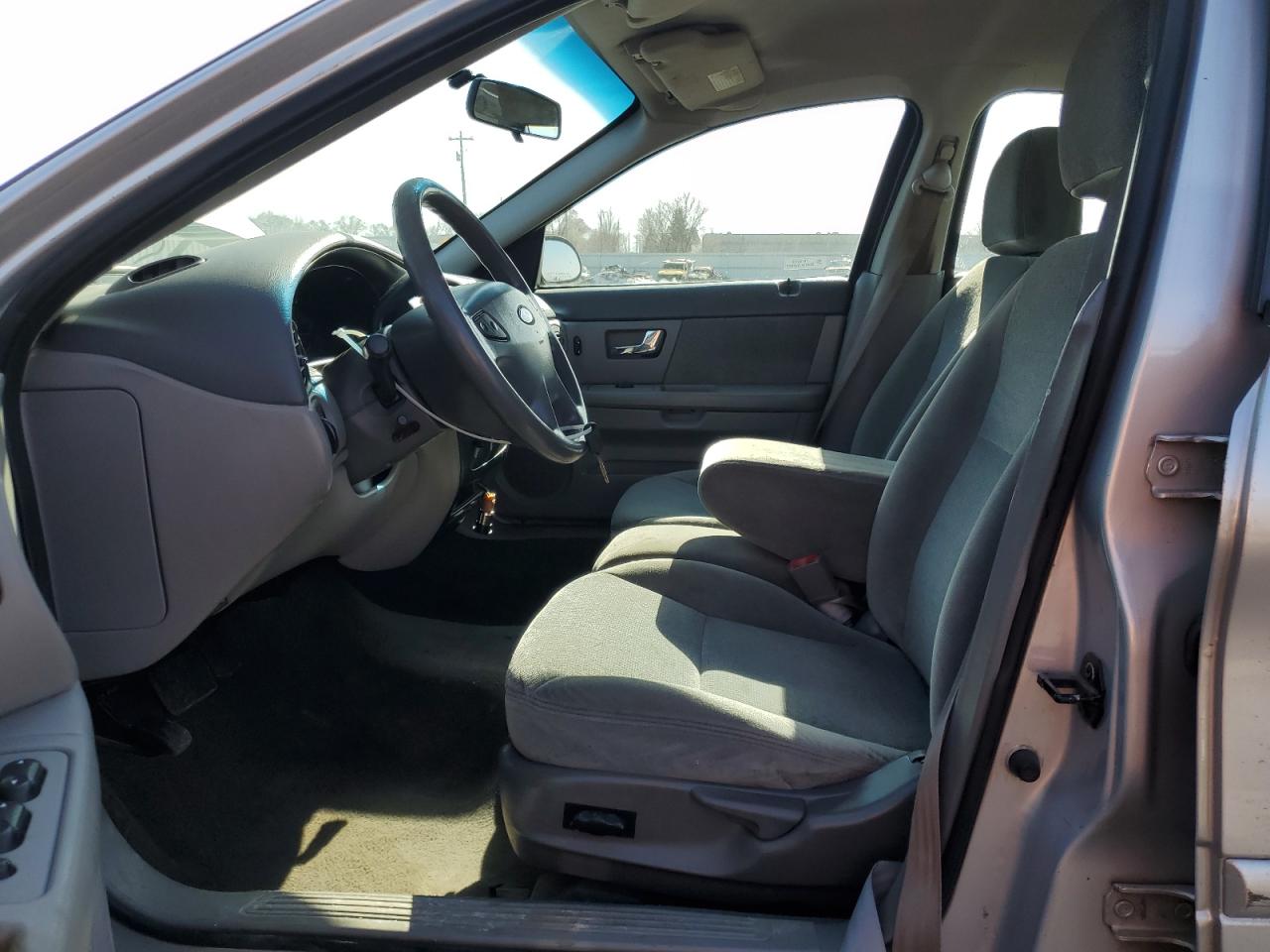 2000 Ford Taurus - Image 7