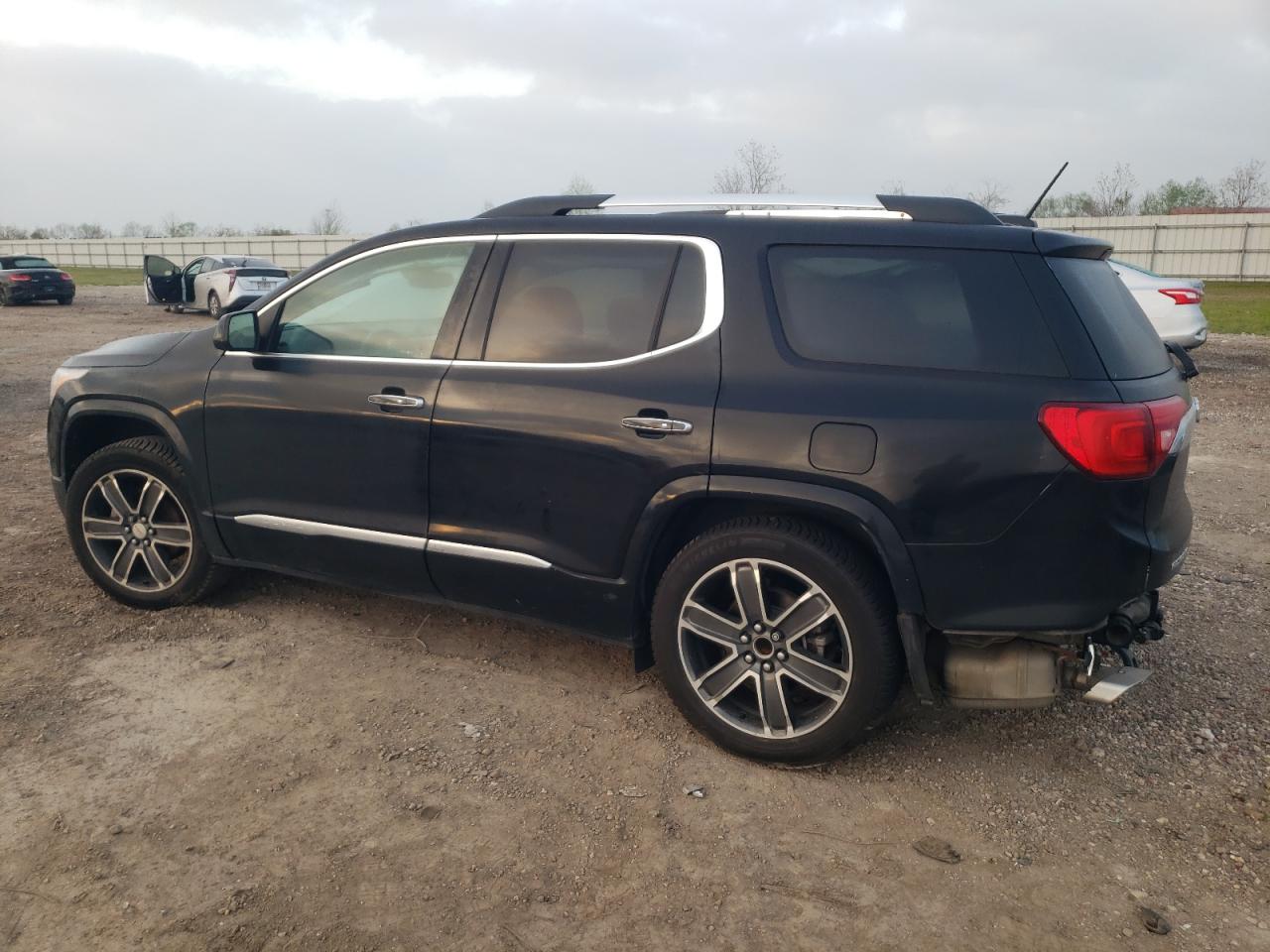 2018 GMC Acadia - Image 2