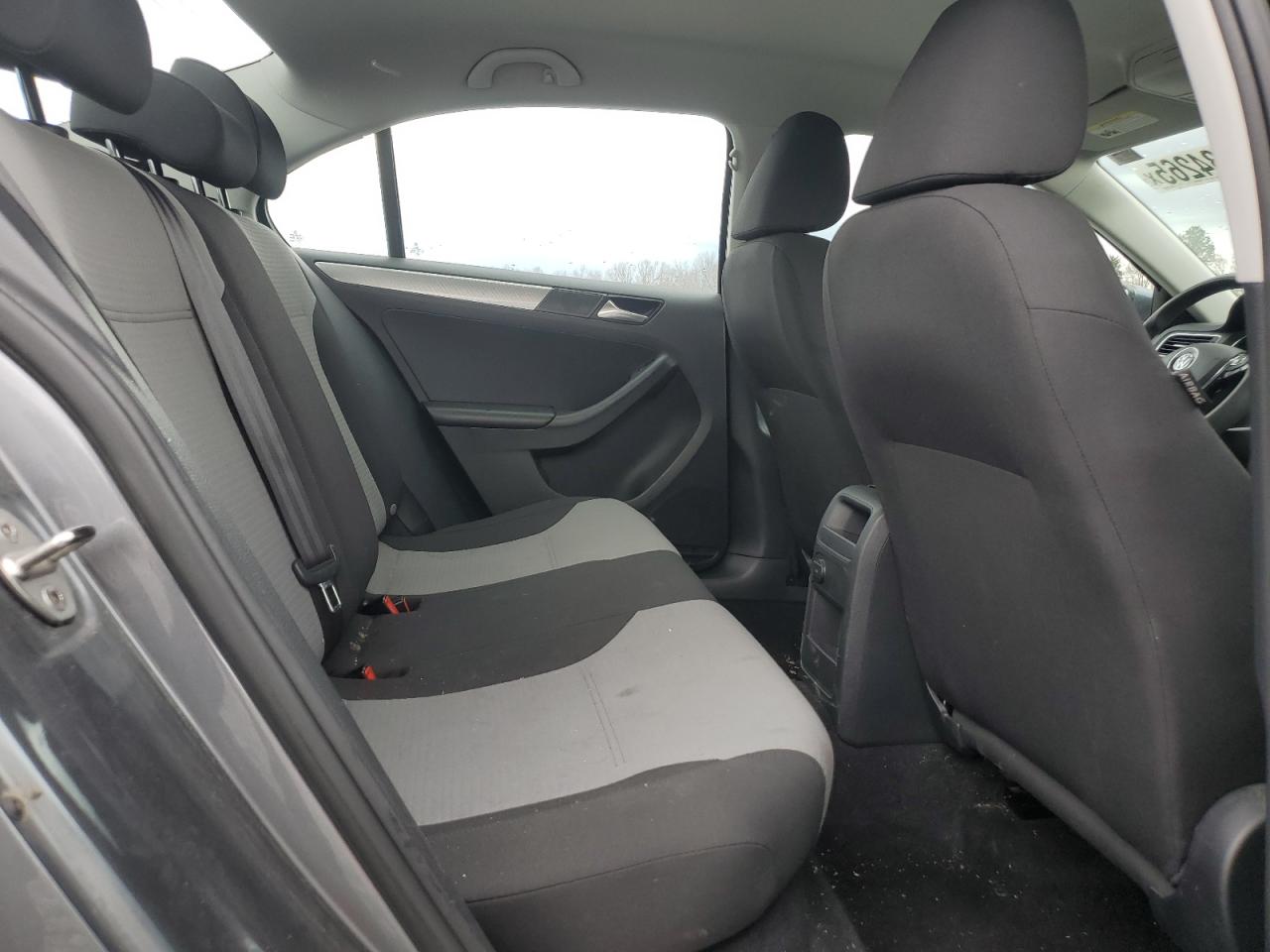 2017 Volkswagen Jetta - Image 10