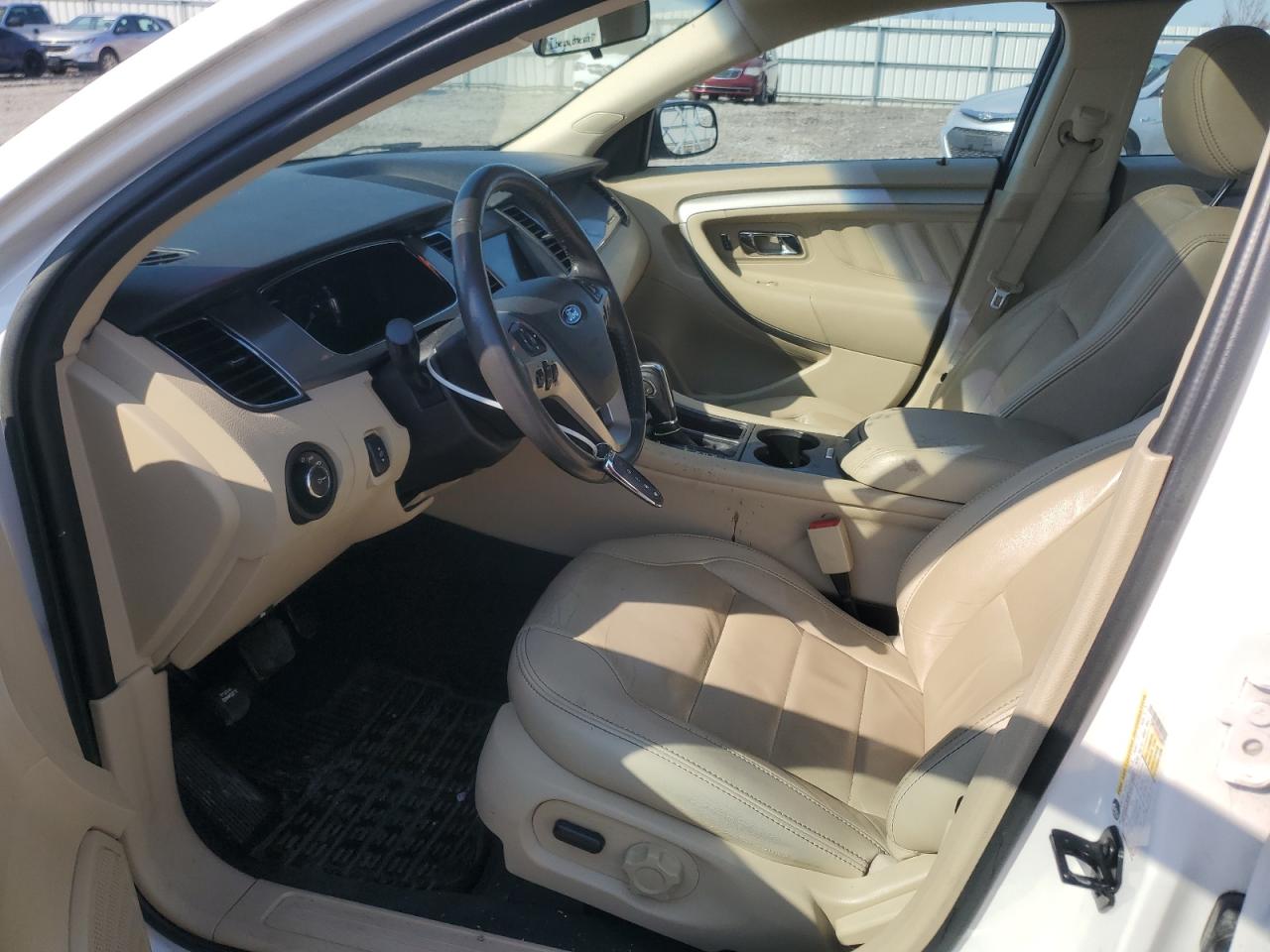 2019 Ford Taurus - Image 7
