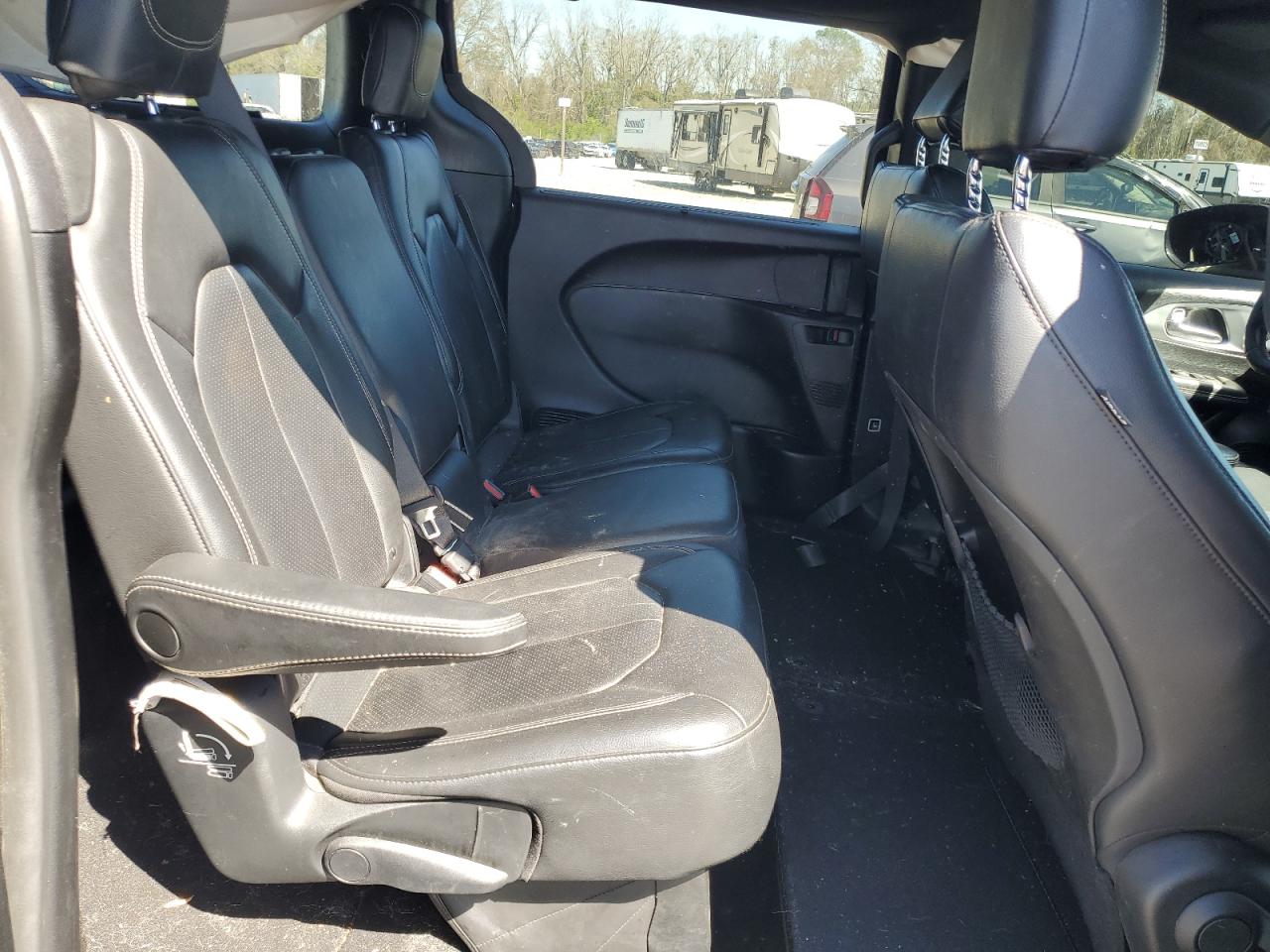 2020 Chrysler Pacifica Touring L VIN: 2C4RC1BG8LR223525 Lot: 50098935
