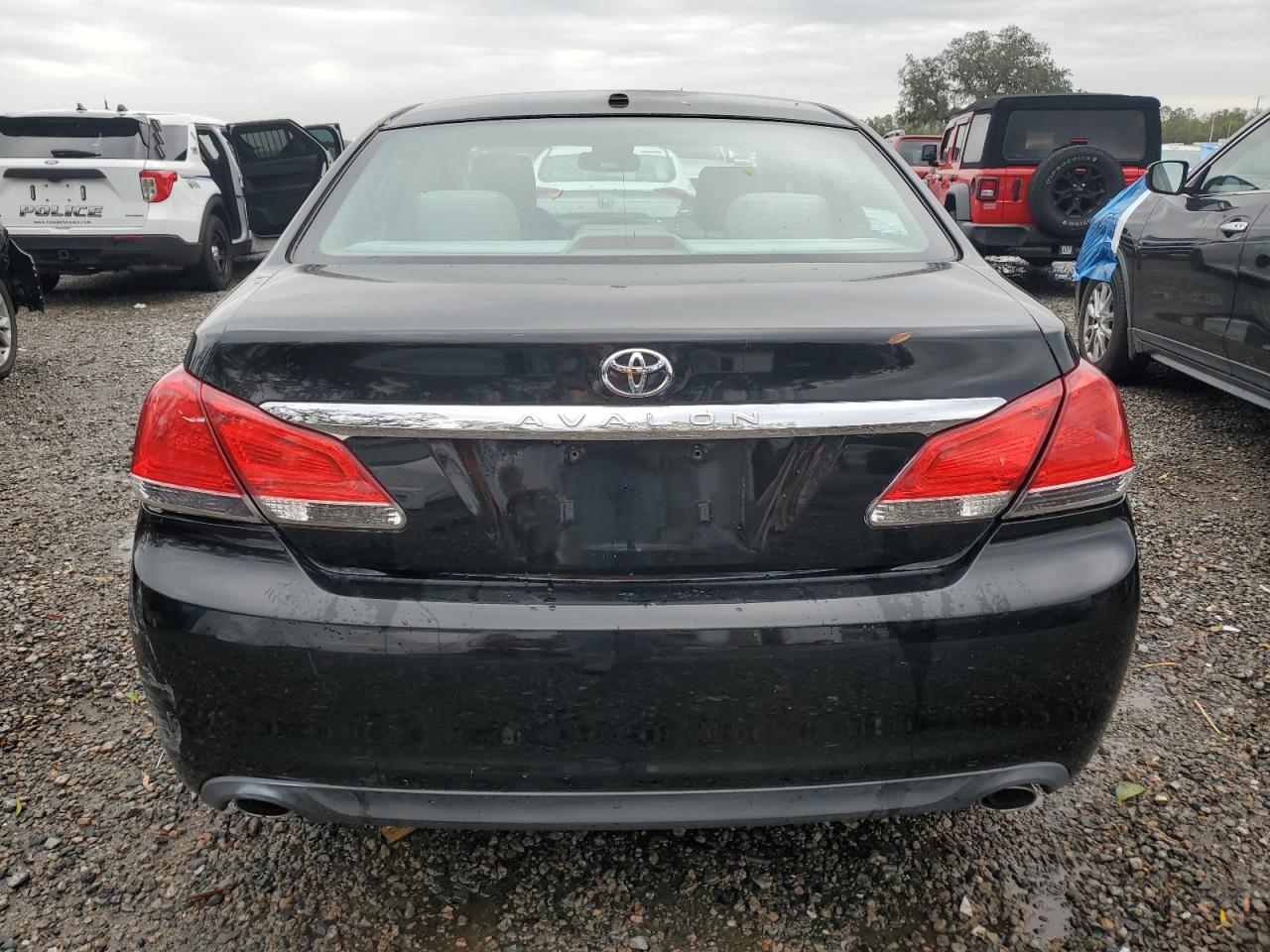 2011 Toyota Avalon - Image 6