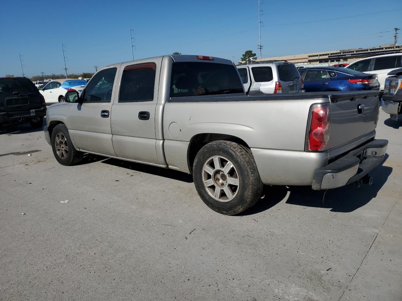 2005 Chevrolet Silverado - Image 2