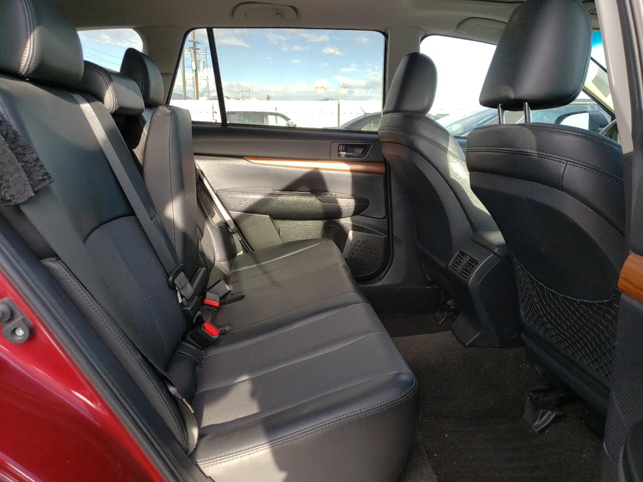 2014 Subaru Outback - Image 11