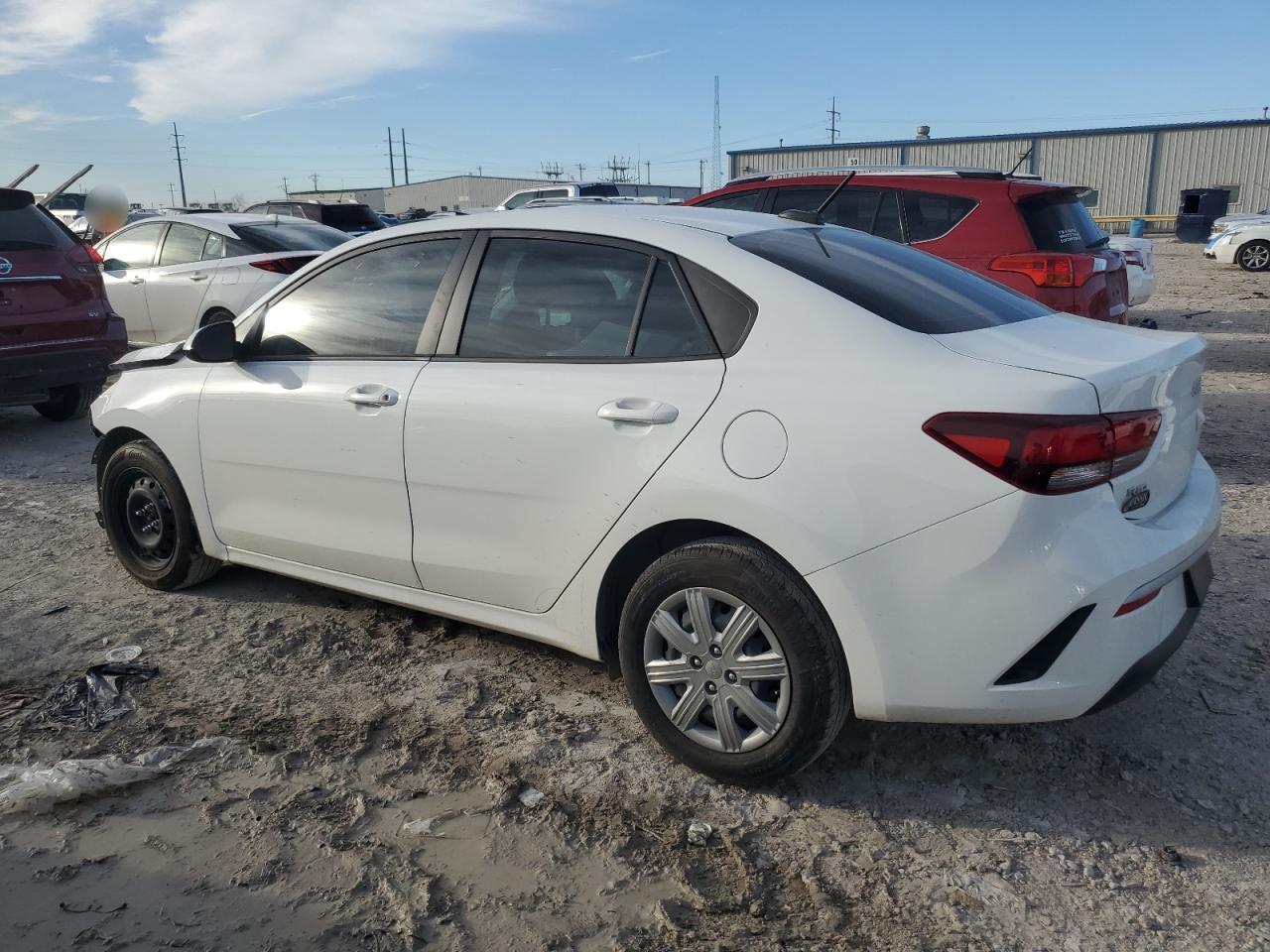 2023 Kia Rio - Image 2