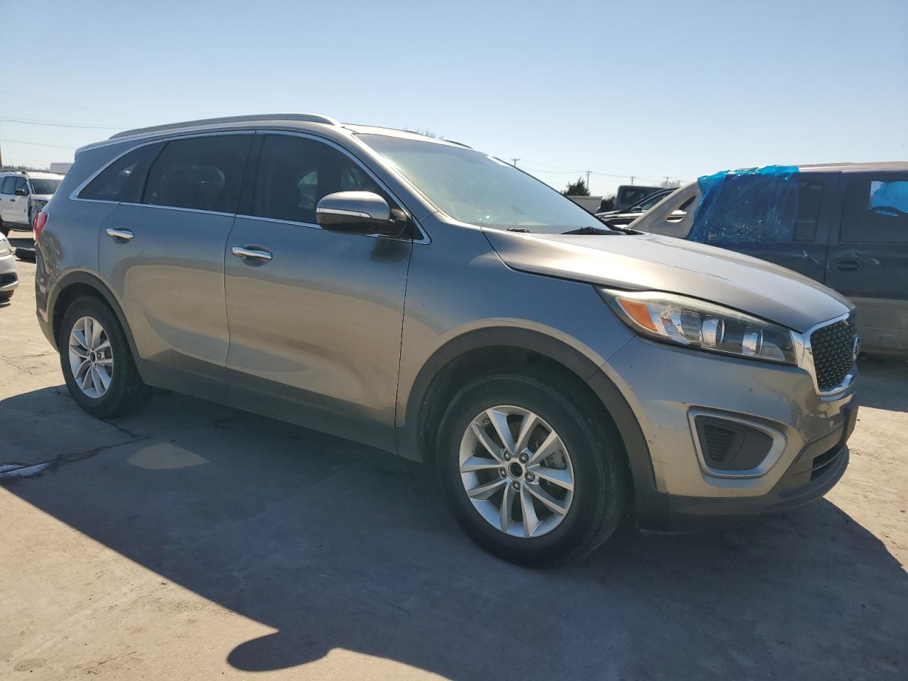 2016 Kia Sorento - Image 4