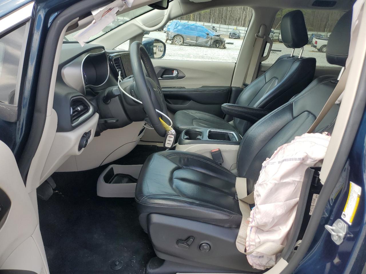 2022 Chrysler Pacifica - Image 7