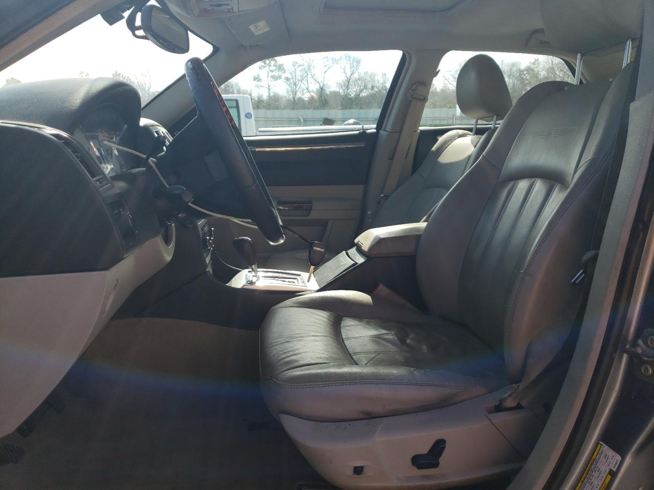 2006 Chrysler 300 - Image 7