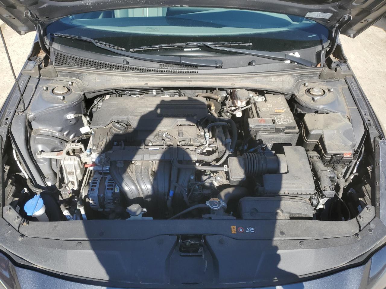 2022 Hyundai Elantra - Image 11