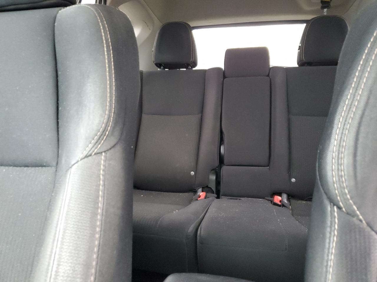 2015 Toyota RAV 4 - Image 10