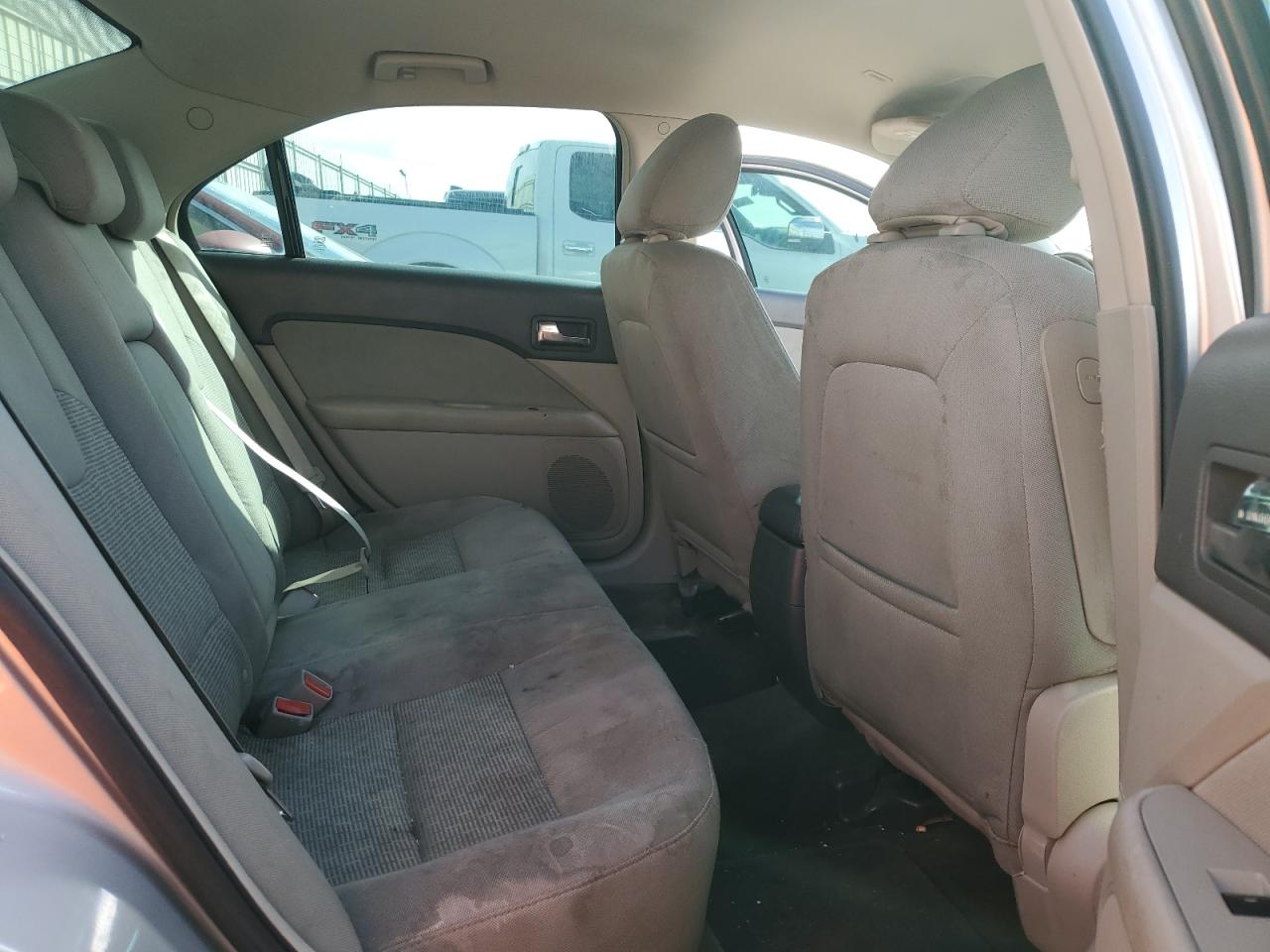 2010 Ford Fusion - Image 10