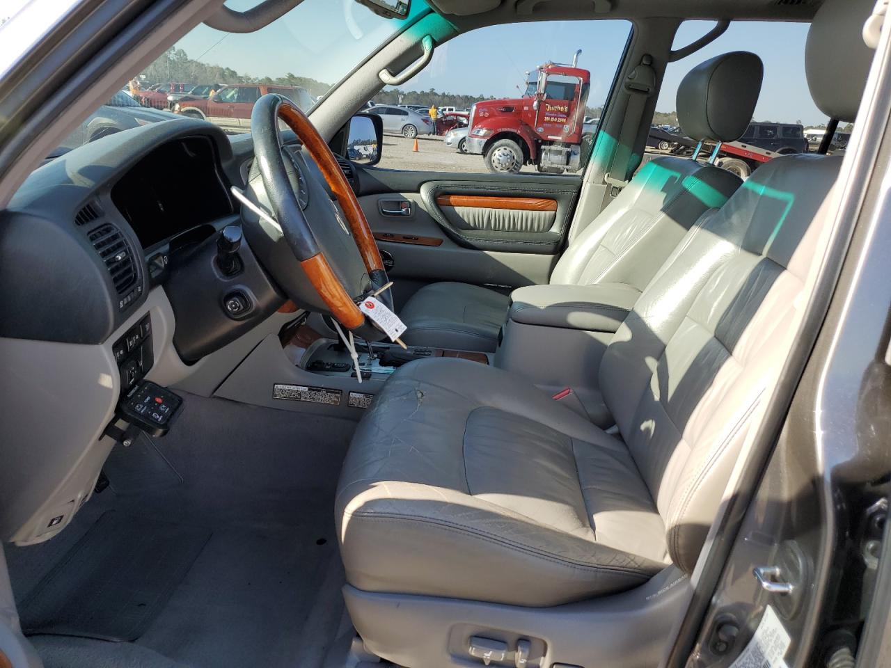 2006 Lexus LX - Image 7