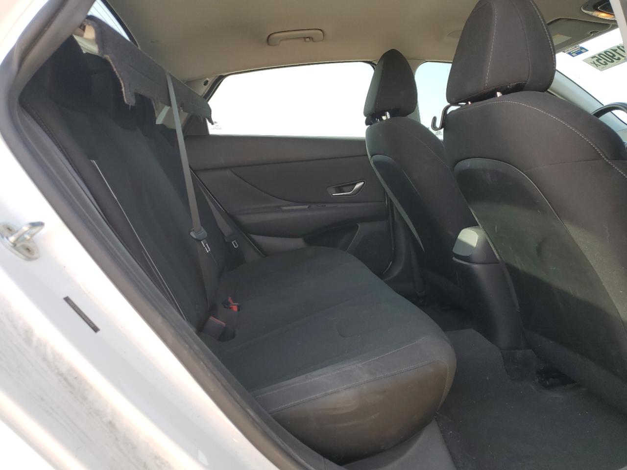 2022 Hyundai Elantra - Image 10