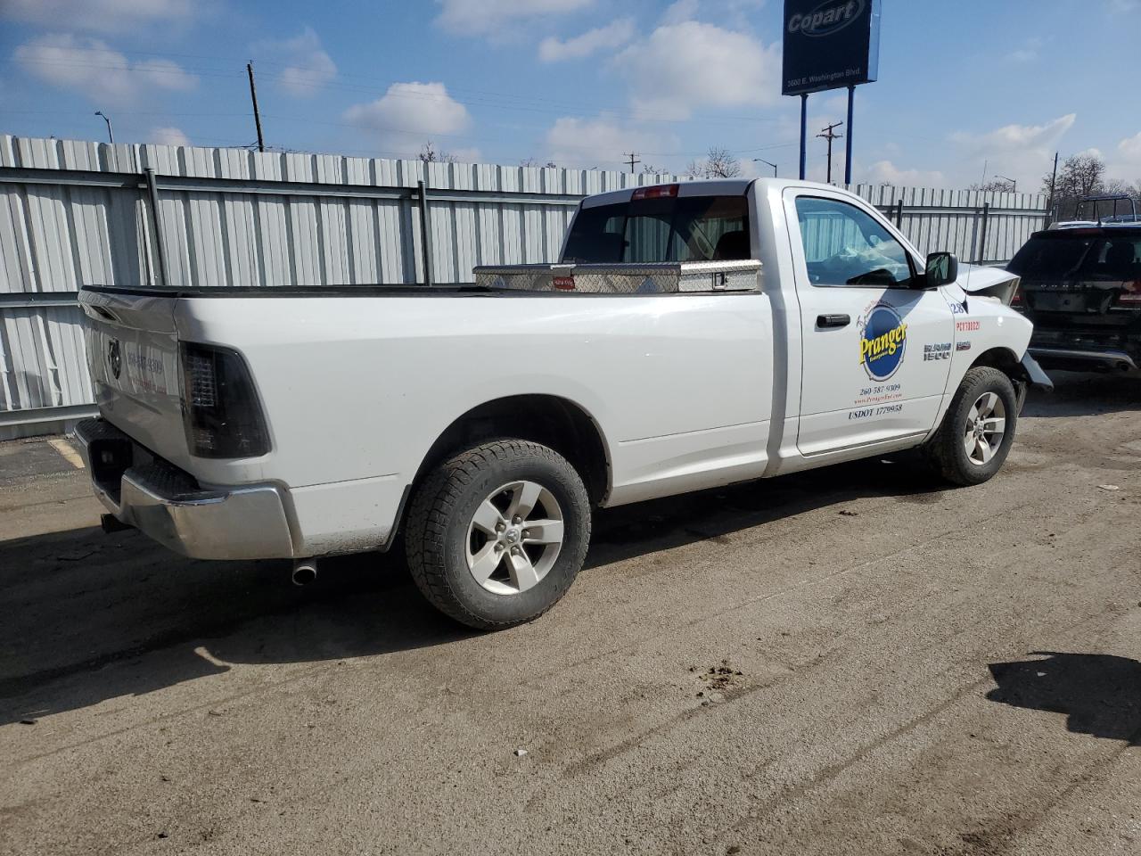 2016 RAM 1500 - Image 3