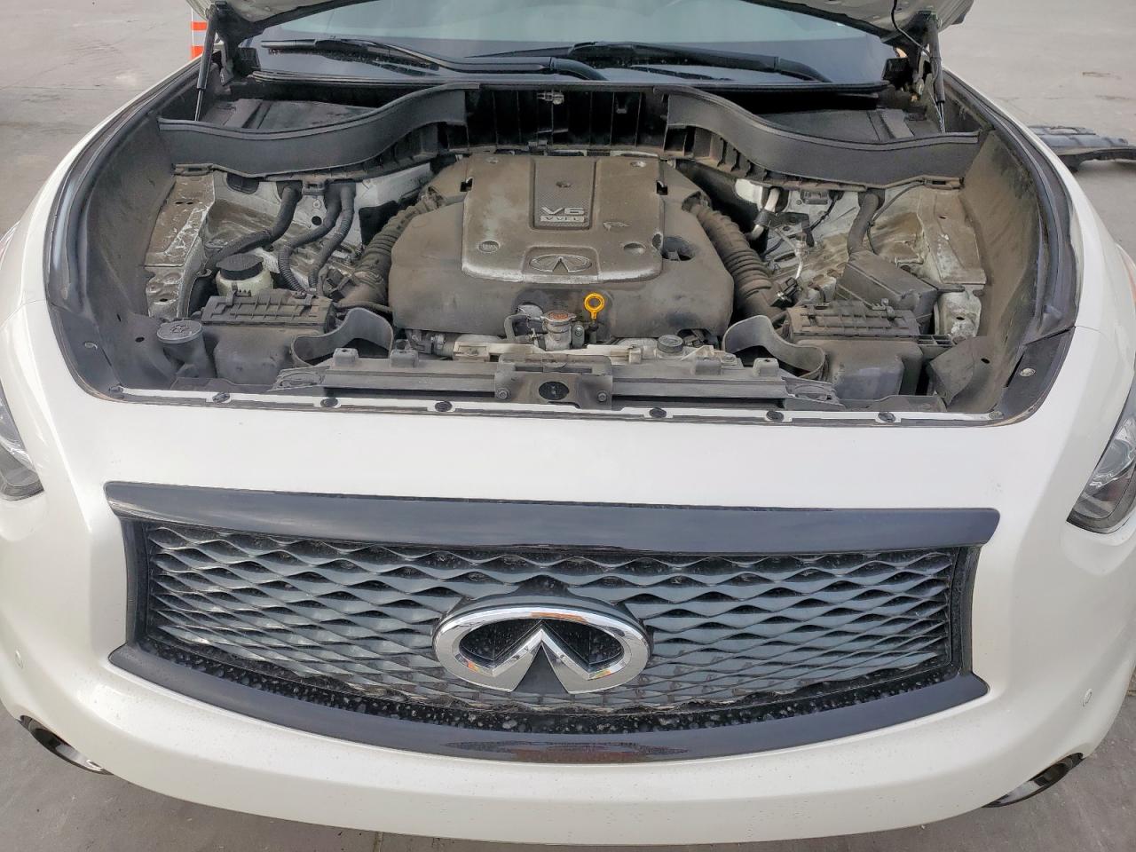 2017 Infiniti QX70 - Image 12