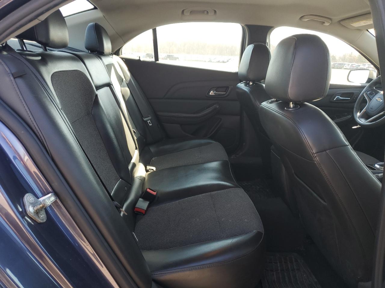 2015 Chevrolet Malibu - Image 10