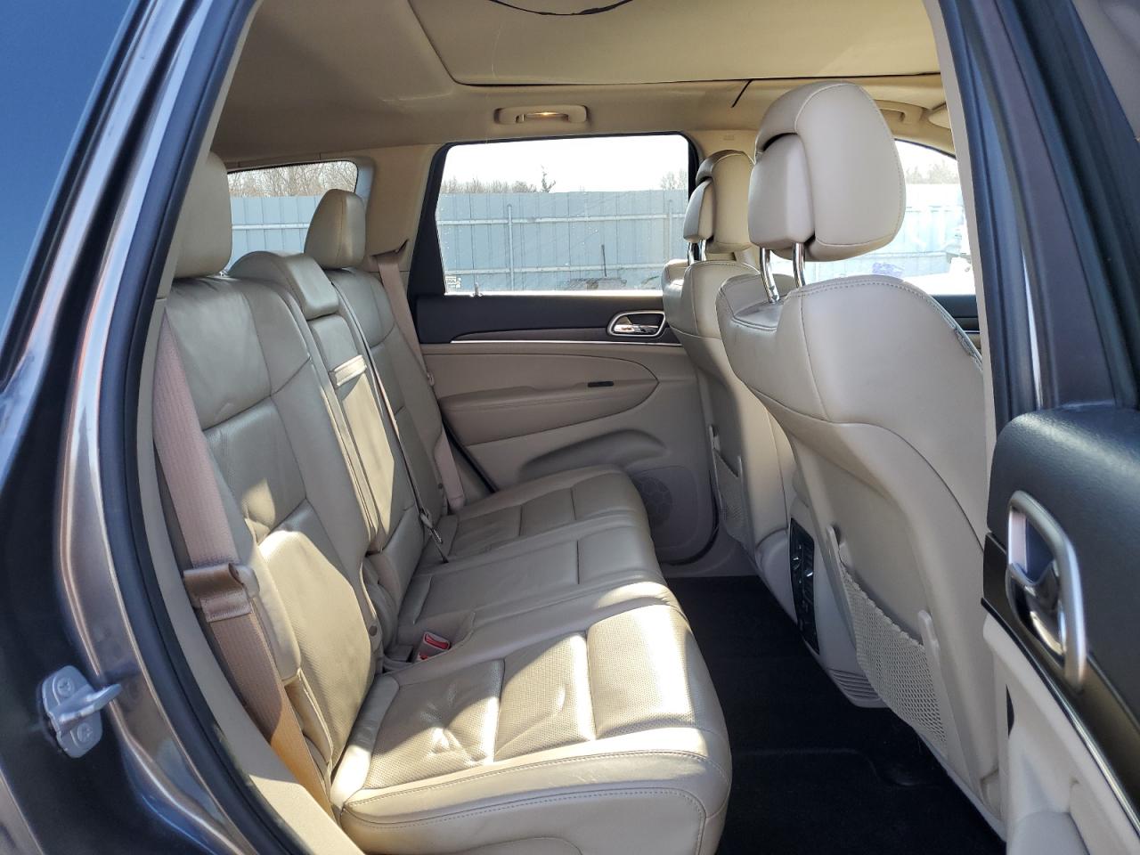 2014 Jeep Grand Cherokee - Image 11