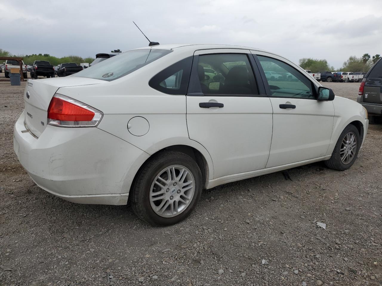 2010 Ford Focus - Image 3