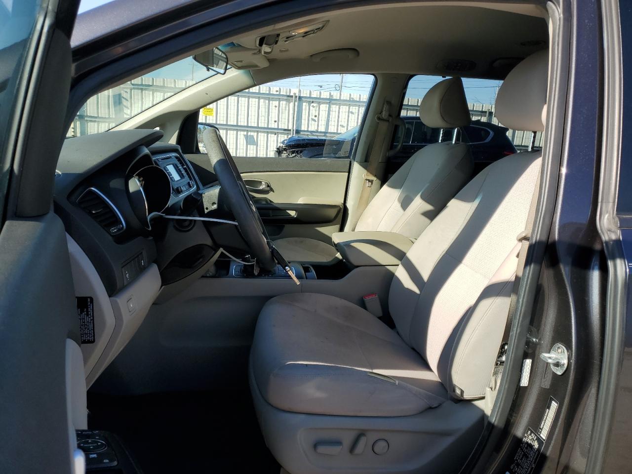 2016 Kia Sedona - Image 7