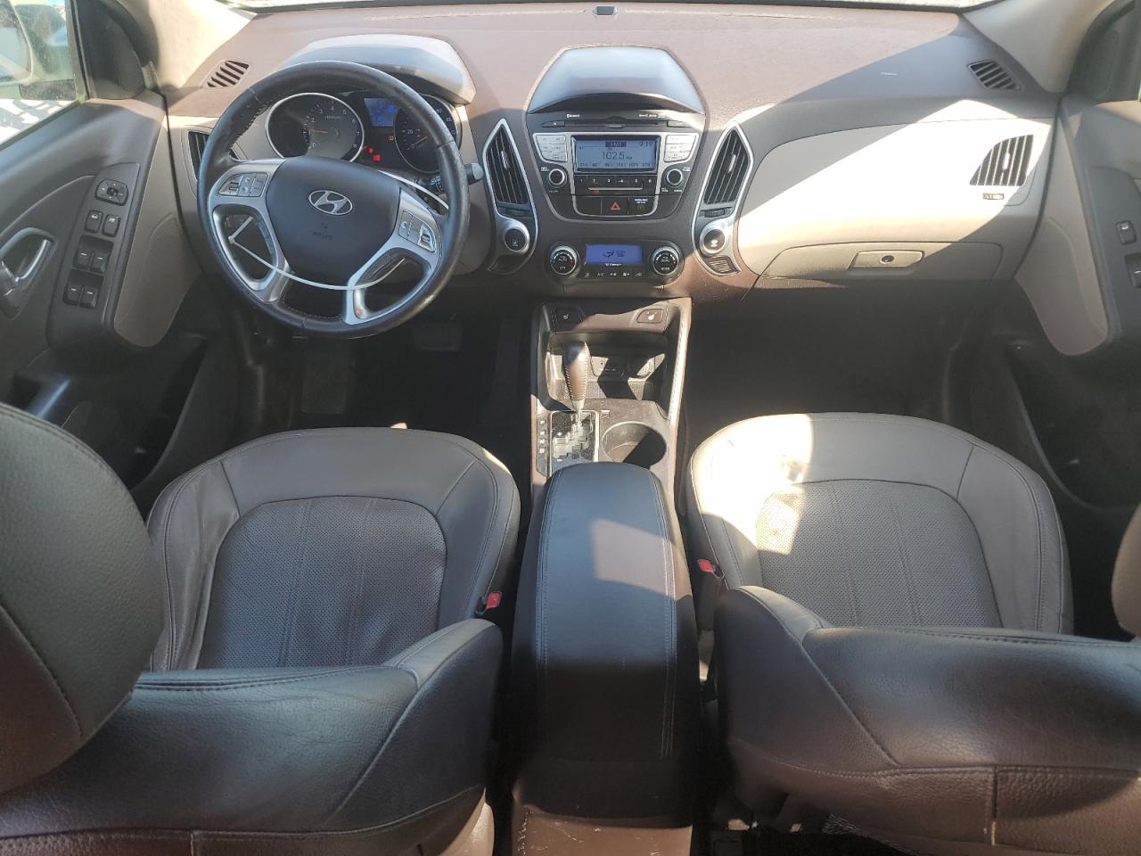 2011 Hyundai Tucson - Image 8