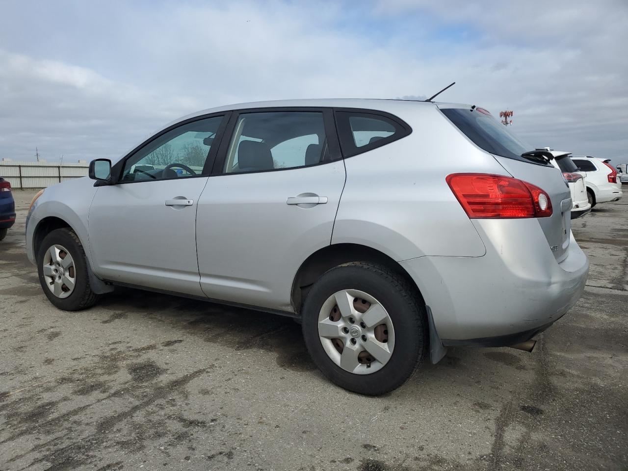2009 Nissan Rogue - Image 2