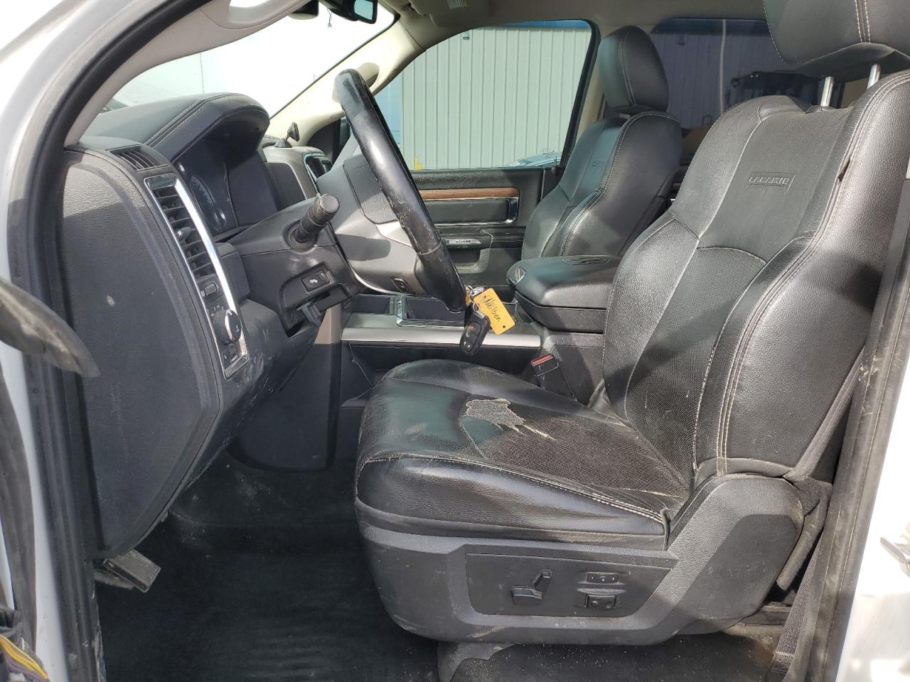 2015 RAM 1500 - Image 7