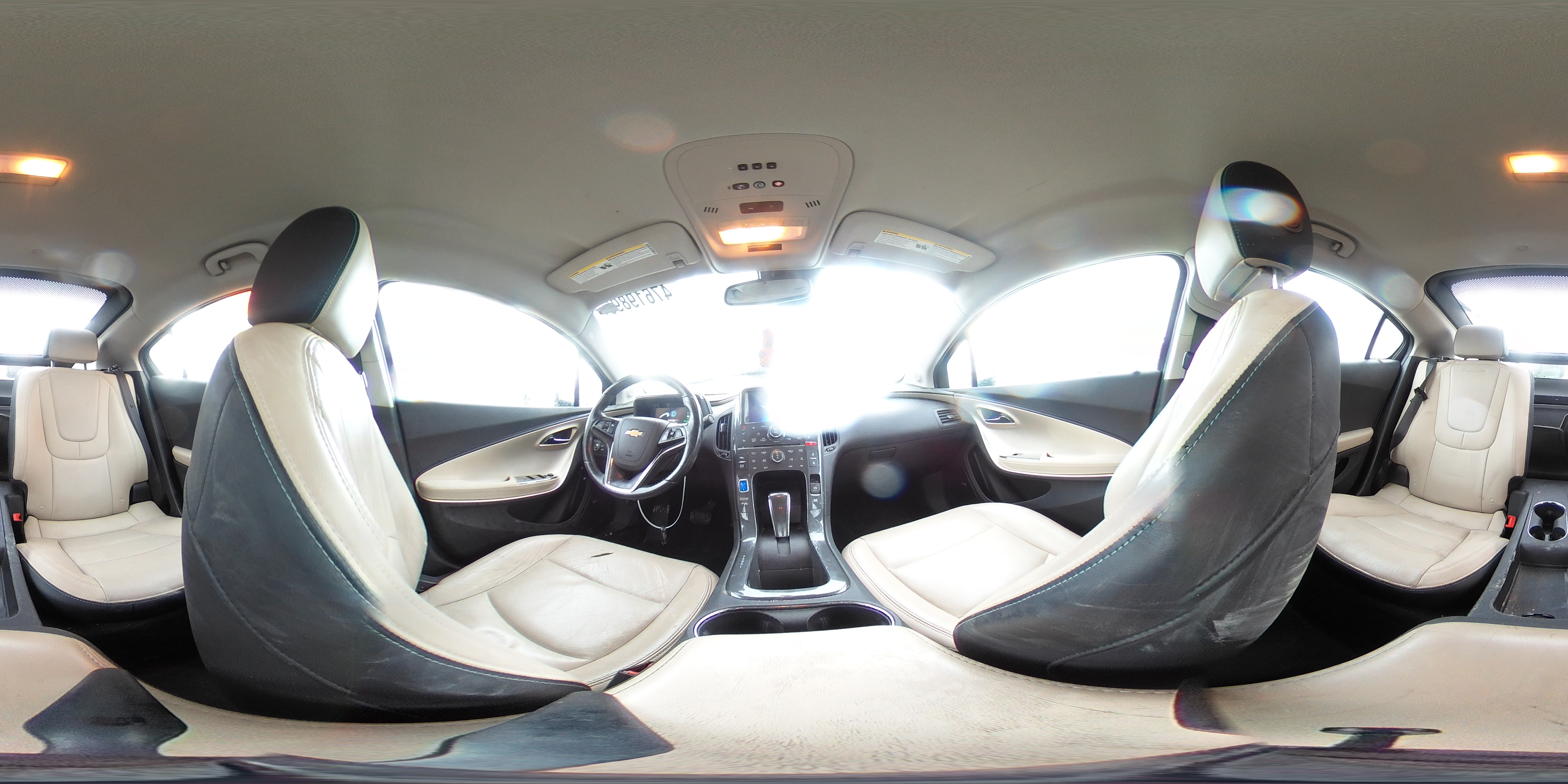 2012 Chevrolet Volt - Image 14