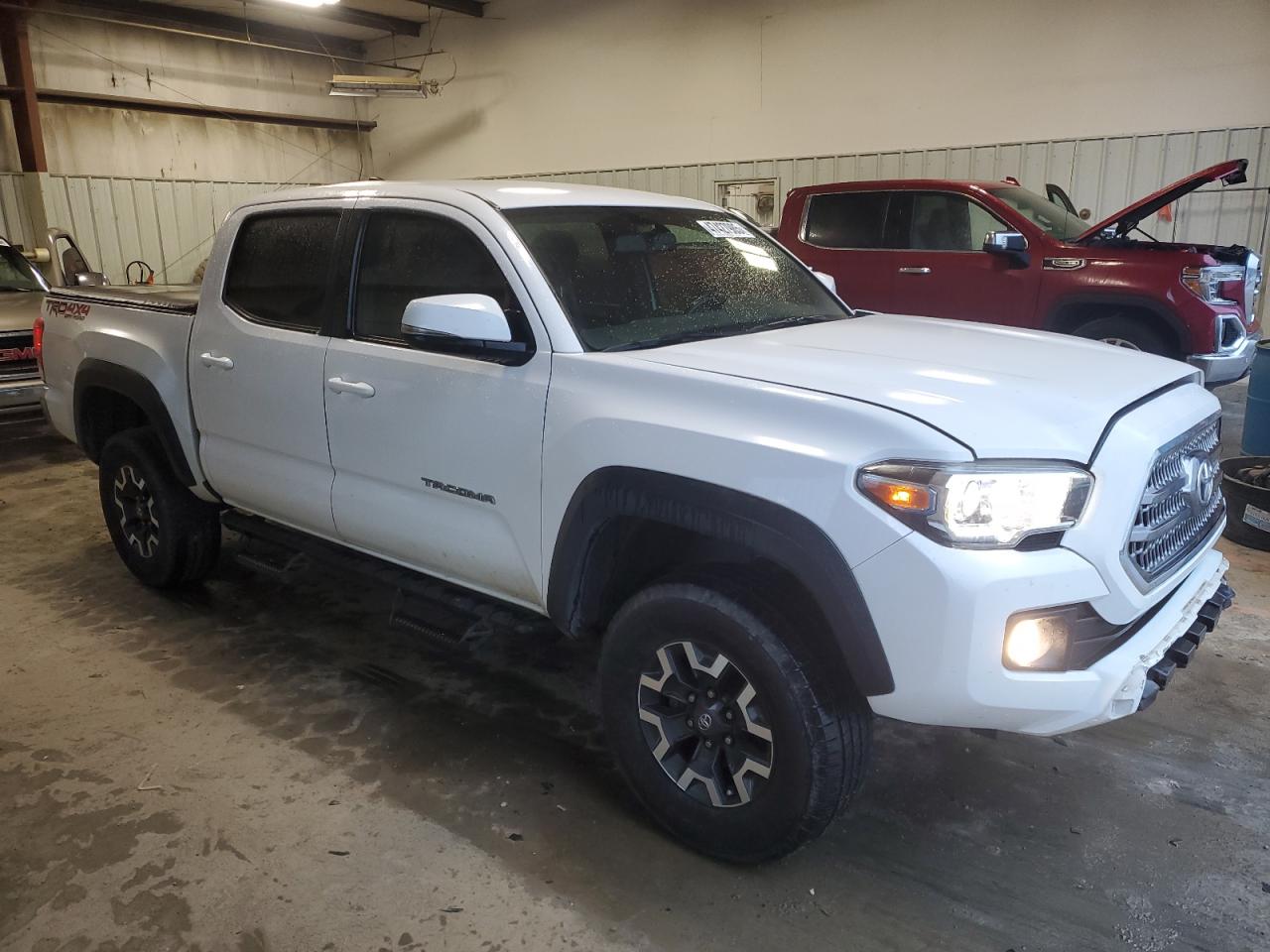 2016 Toyota Tacoma - Image 4