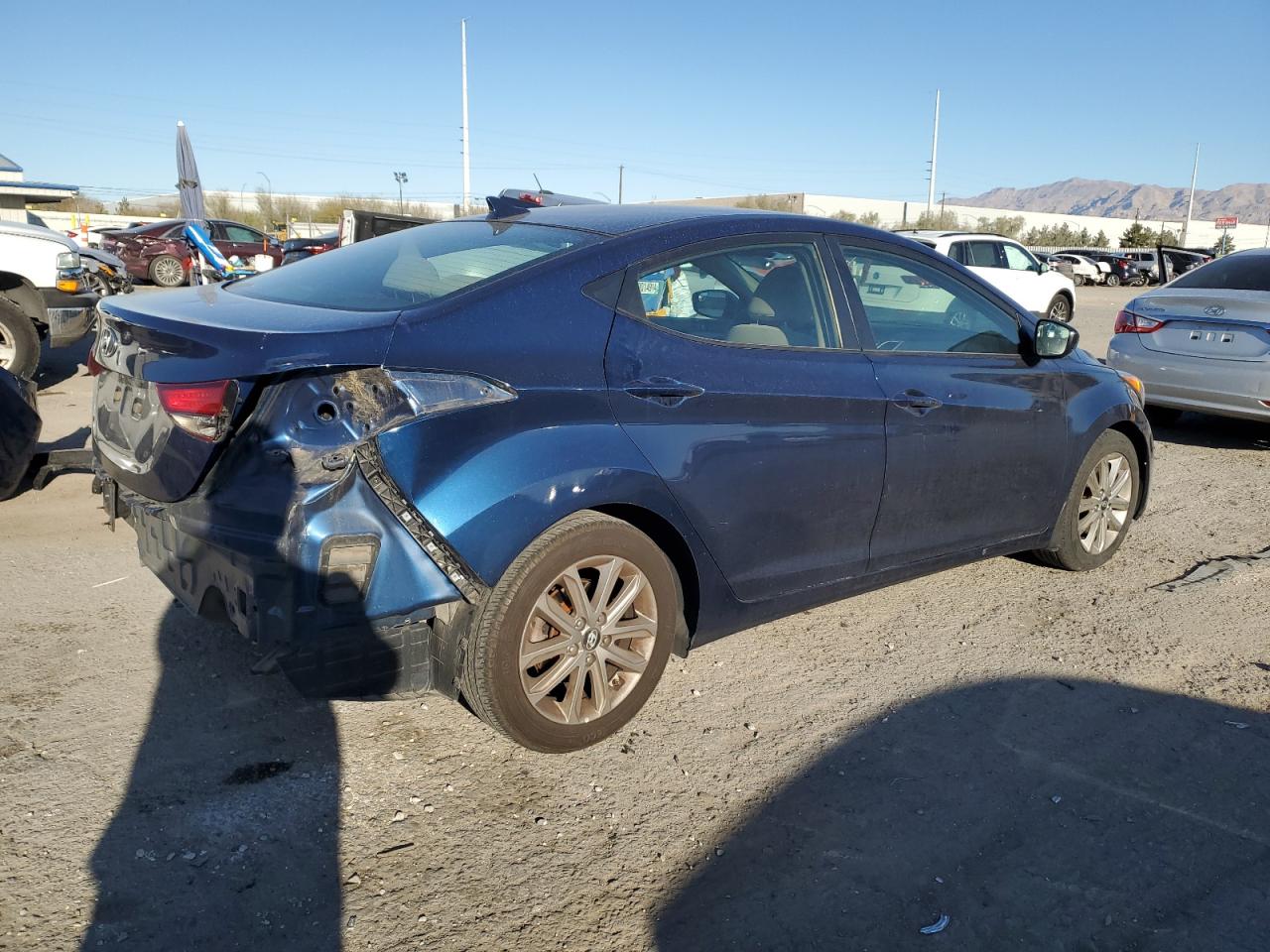2015 Hyundai Elantra - Image 3