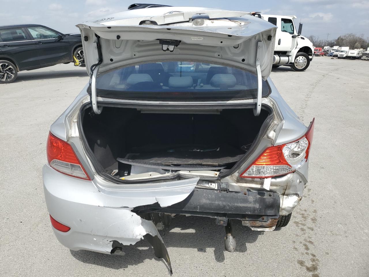 2013 Hyundai Accent - Image 6